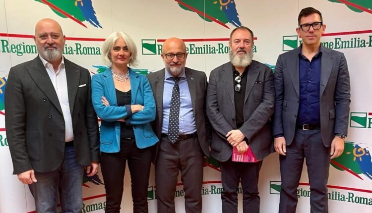 Emilia Romagna, nuovo spettacolo di Carlo Lucarelli per promuovere la fondazione vittime di reati