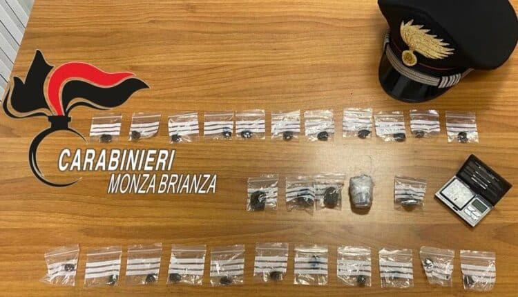Carnate (MB), con la droga negli slip: Carabinieri arrestano giovane pusher ventiduenne