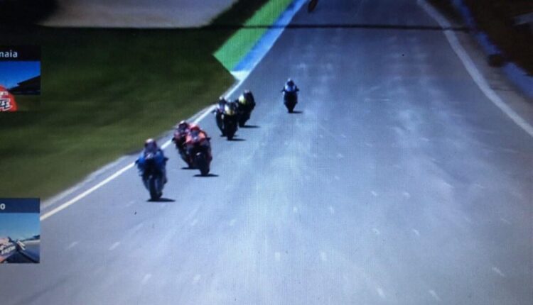 MotoGP, gara di Phillip Island: a vincere è Rins davanti a Marquez e Bagnaia