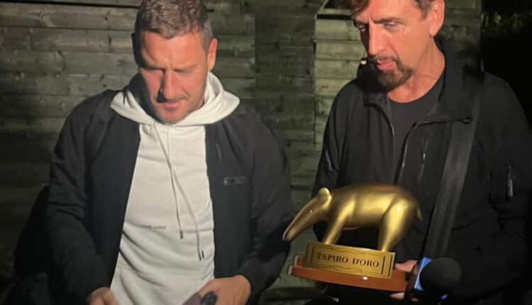 Striscia la Notizia, tapiro a Francesco Totti