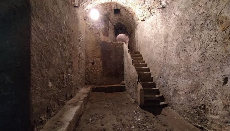 Lecco, un percorso alla scoperta dei resti e dei sotterranei del castello.