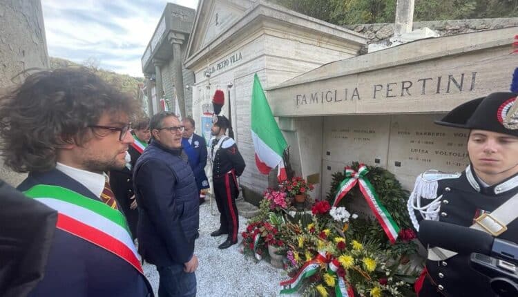 Stella, dedicata all’ex presidente della Repubblica Pertini una statua nella sua città natale.