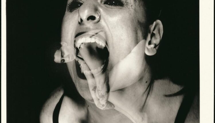 Bologna, il debutto di Licia Lanera in LOVE ME due pezzi di Antonio Tarantino.