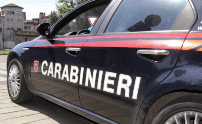 Milano, arrestata una donna per estorsione ai danni di un ultraottantenne