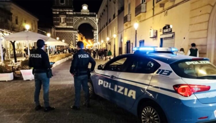 Napoli, arrestato un uomo che ha aggredito gli agenti