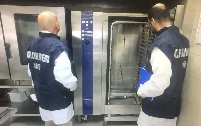 Ragusa, controllo dei NAS a 34 esercizi alimentari per la verifica delle condizioni igienico-sanitarie