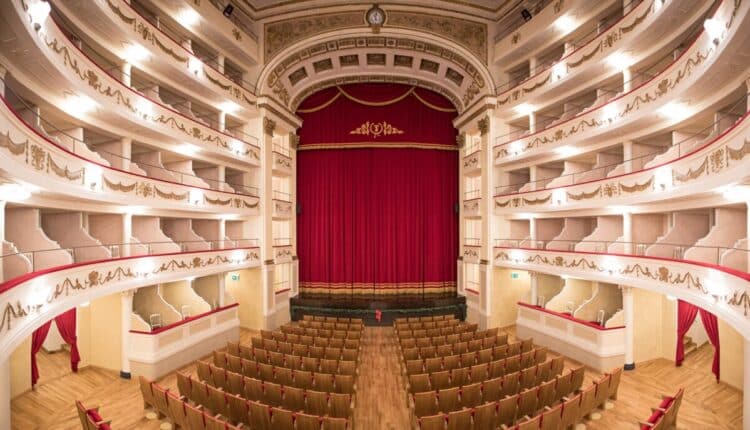 Genova, Francesco Baccini andrà in scena a teatro per la fondazione AIRC