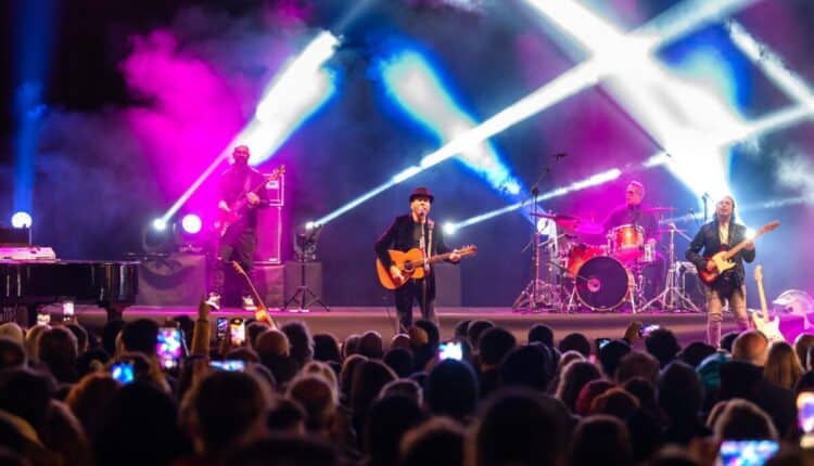 Catania, eventi di fine anno: Mario Venuti esalta il pubblico di Piazza Duomo