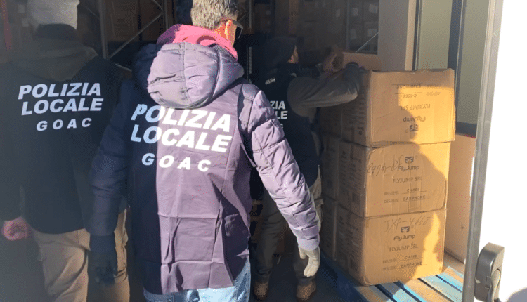 Milano, Polizia Locale: sequestrati 20 mila piccoli elettrodomestici non conformi ai requisiti di sicurezza