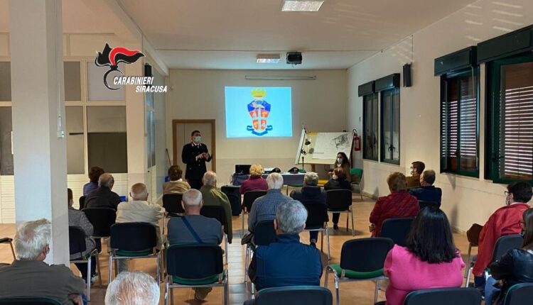 Siracusa, badante ruba l'oro da casa di una coppia, i Carabinieri lo sottopongono a fermo