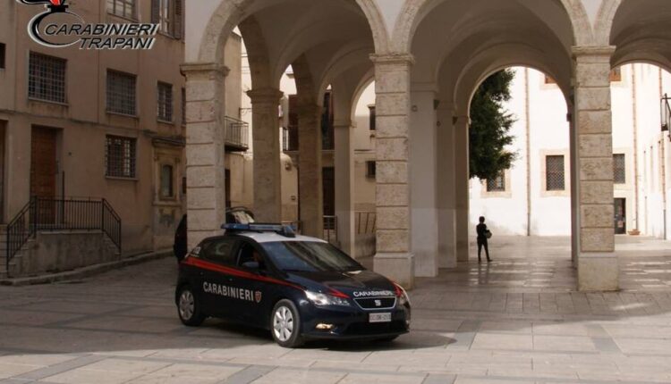 Alcamo (TP), lite tra stranieri a colpi di bottiglia. Denunciati dai Carabinieri