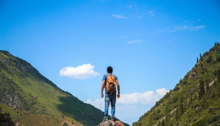 Trekking, quali accessori e attrezzi usare