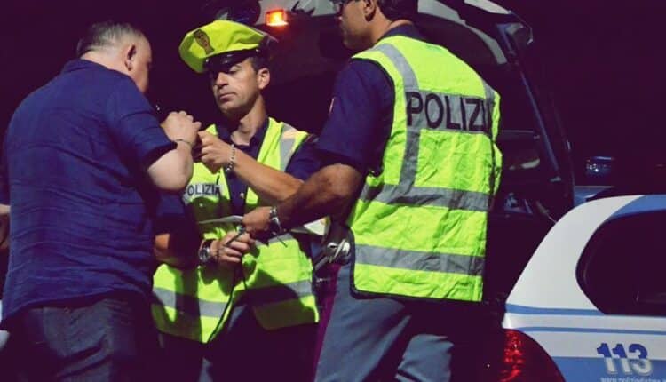 Udine, controlli straordinari di sicurezza stradale della Polizia di Stato per il ponte dell'Immacolata 