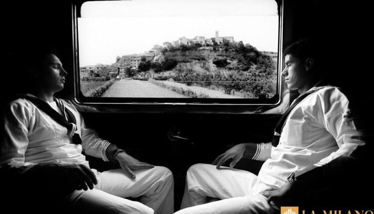 Bergamo, il fotografo Roberto Salbitani alla fiera d’arte moderna e contemporanea della città.