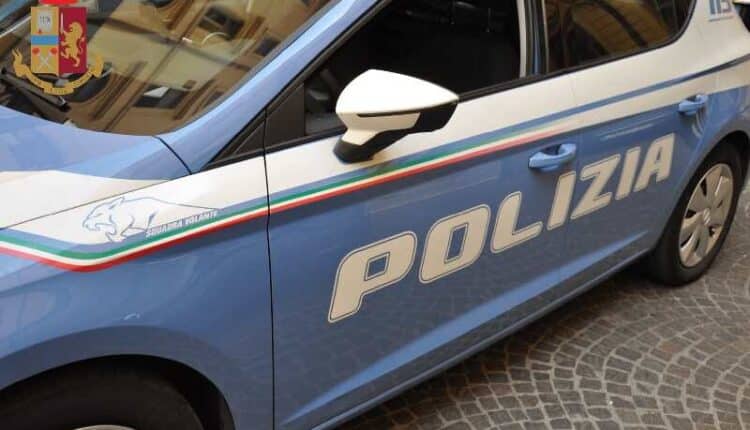 Torino, tentano di rapinare la vettura di un tassista: arrestati dalla Polizia di Stato