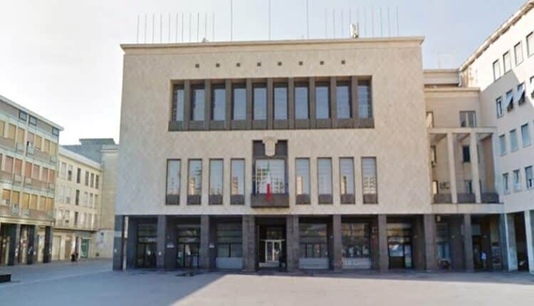 Castrovillari, minuti di paura per una signora avvolta dalle fiamme nel suo appartamento