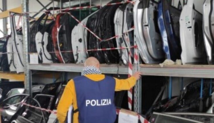 Forlì, auto di lusso smembrate per vendere i pezzi di ricambio: denunciato un uomo di 23 anni