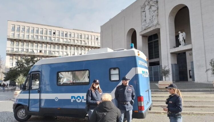 Roma, continua la campagna della Questura contro le truffe agli anziani.