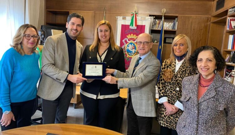 Chieti, consegnate dal sindaco le targhe per le vetrine più belle.