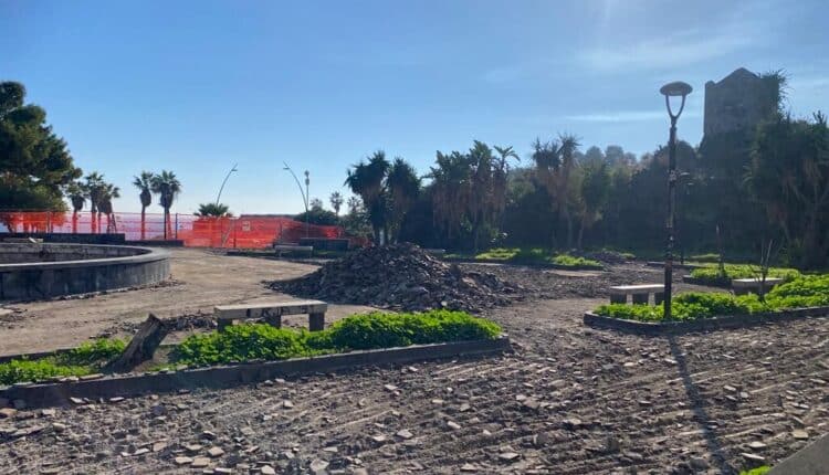 e1481094-d8d4-4115-98e1-9d7ae400e2df