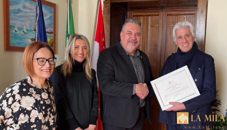 Macerata, dall’Amministrazione un riconoscimento al barman Jorge Alberto Soratti, Console dell’ospitalità italiana.