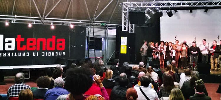 Modena, alla Tenda ci si sfida a “colpi” di versi poetici