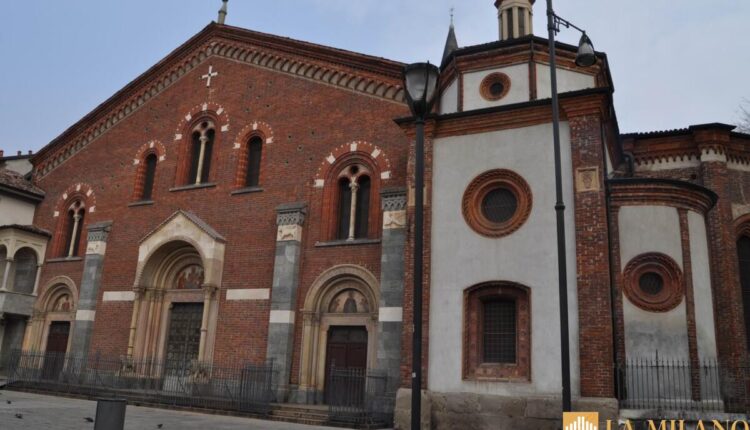 Milano, distribuzione di pane a Sant’Eustorgio dopo la sfilata dei Magi.