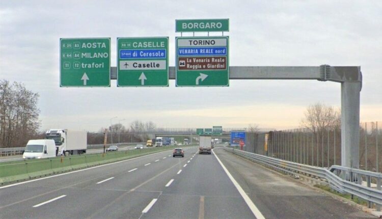 Torino, auto percorre un tratto di autostrada in contromano: tragedia evitata.
