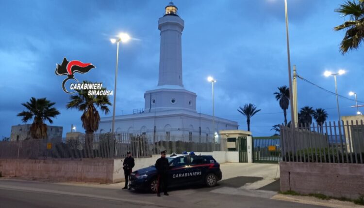 Portopalo di Capo Passero (SR), i Carabinieri arrestano 2 consiglieri comunali e l'ex consulente del sindaco
