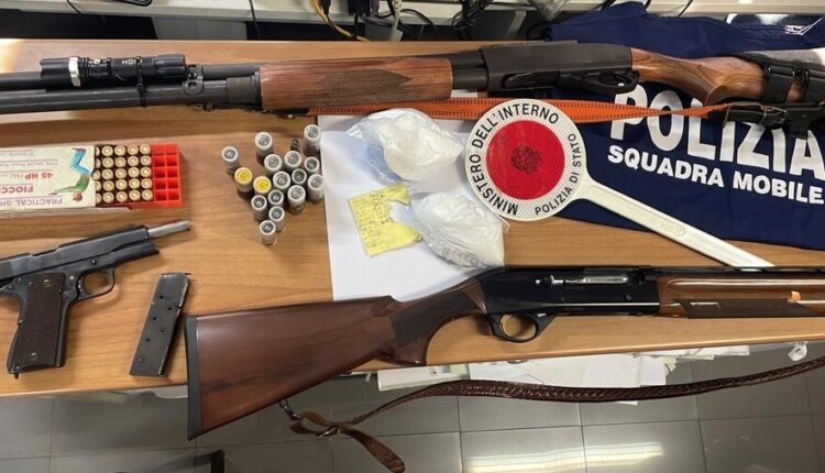 Frosinone, doppio arresto per spaccio di droga.