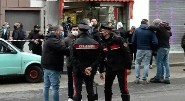 Napoli, arrestate 2 persone per omicidio a colpi di arma da fuoco