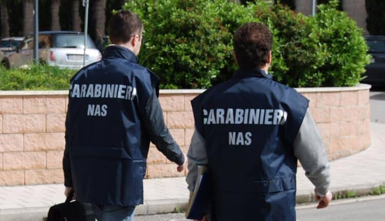 Caserta, sequestrati 300 kg di alimenti e chiusura di 3 impianti frigo e di un deposito bibite.