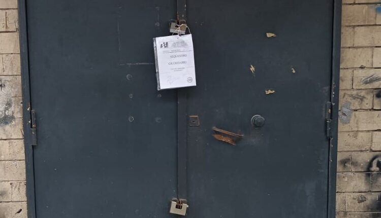 Milano, sigilli ad una lavanderia industriale abusiva