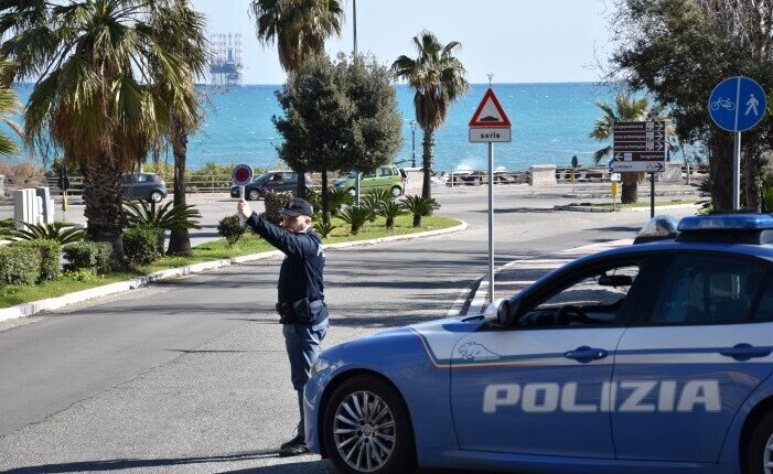 Crotone, attività straordinaria di controllo del territorio: sequestro di stupefacente, due denunce all’ A.G., segnalazioni amministrative e contravvenzioni