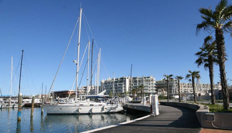 Rimini, scovato nell’hotel abbandonato con eroina e hashish: arrestato dalla Polizia di Stato.