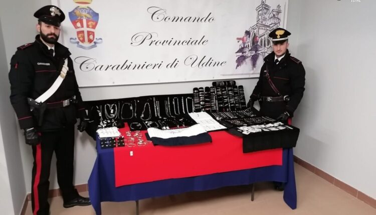 Udine, furto di gioielli ad un orafo da parte di 5 rom: i Carabinieri ne arrestano 3 e ne denunciano 2