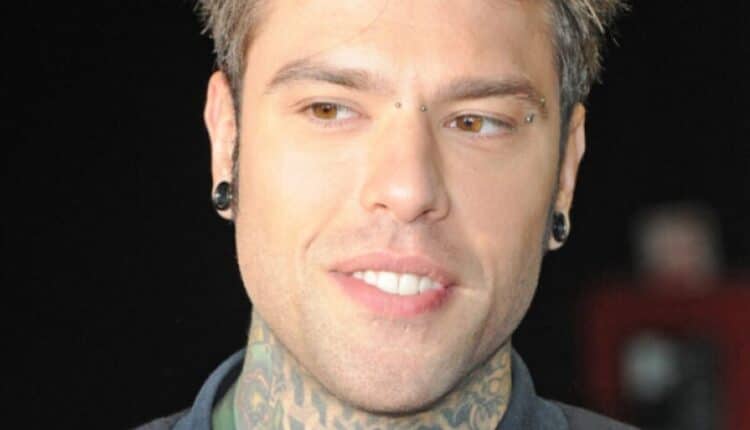 Sanremo2023: Fedez attacca duramente la politica a suono di Freestyle