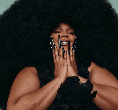 Con ‘About Damn Time’ Lizzo vince il “Grammy come miglior registrazione dell’anno”