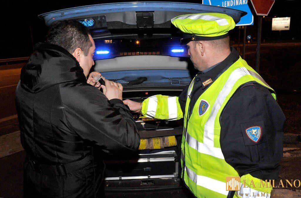 Bergamo, controlli stradali della Polizia di Stato per prevenire incidenti dovuti all'abuso di alcool o sostanze stupefacenti