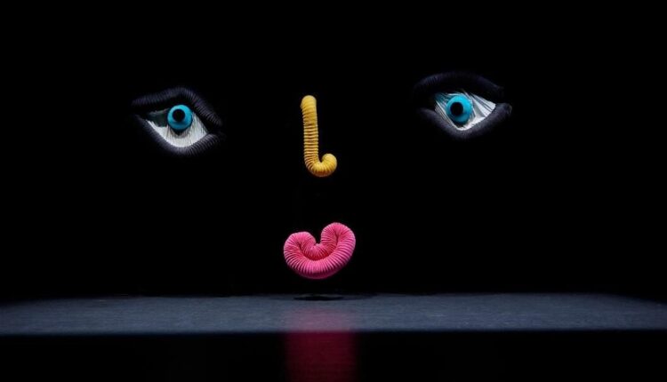 Milano: I leggendari Mummenschanz festeggiano 50 anni di successi al Teatro Nazionale