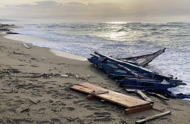 Naufragio Cutro: arrivate a Bologna questa mattina 7 salme.