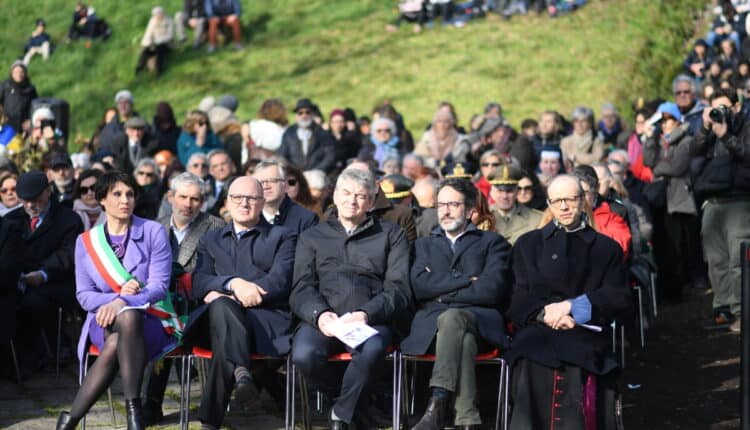 Milano, giornata dei giusti 2023: la cerimonia al Monte Stella.