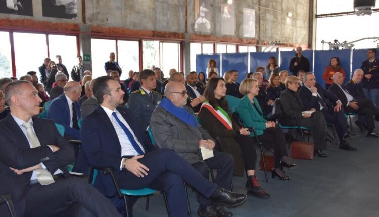 Alessandria: inaugurata dalla direttrice all'ispettorato delle scuole Tiziana Terribile la sezione giovanile di nuoto delle fiamme oro