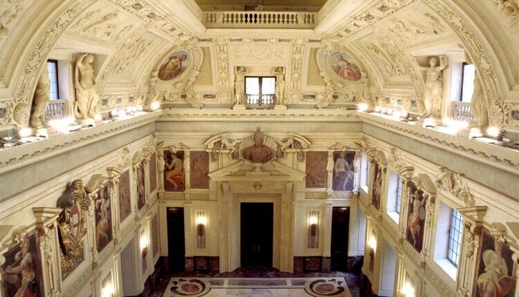 Milano: Palazzo Marino, la "casa dei milanesi" aperta al pubblico per le giornate FAI di primavera