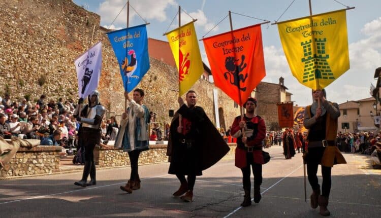 Firenze, nel centro storico torna lo spettacolo del Carnevale medievale di San Casciano.