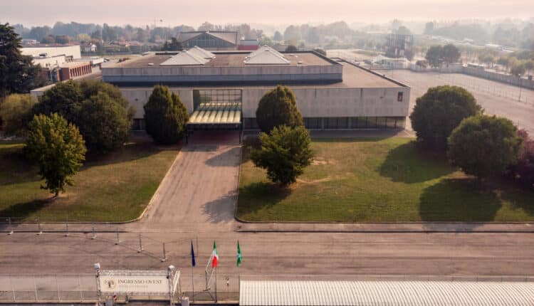 Dal 24 – 26 marzo a CremonaFiere inizia la prima edizione di Cremona Art Fair, si alza il sipario sulla fiera d’arte moderna e contemporanea con  gallerie, progetti curatoriali, visite guidate e incontri.