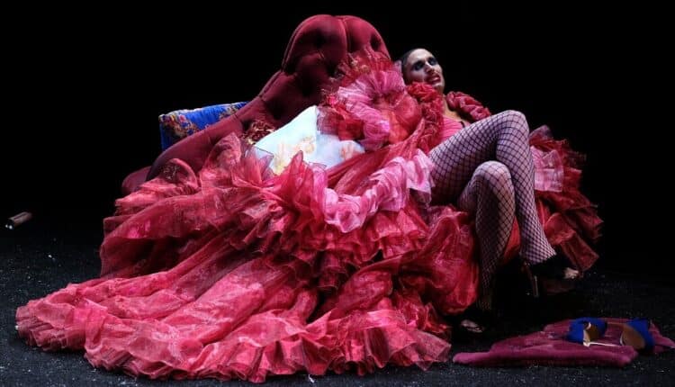 Bologna: “Le cinque rose di Jennifer” al Teatro Arena del Sole