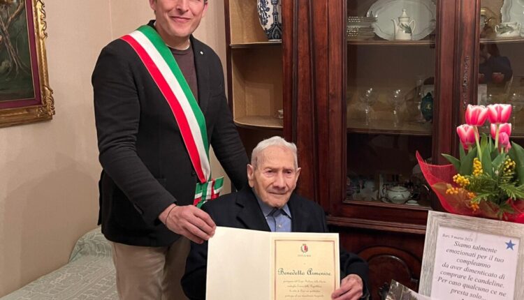 Bari, festeggiato il centenario del partigiano e concittadino Benedetto Armenise.