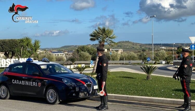 Rosolini, arrestato un ventunenne per detenzione di droga.