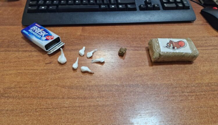 Tortona: Hashish in un panetto con il volto di Tom & Jerry, arrestati dai Carabinieri due giovani di origine marocchina